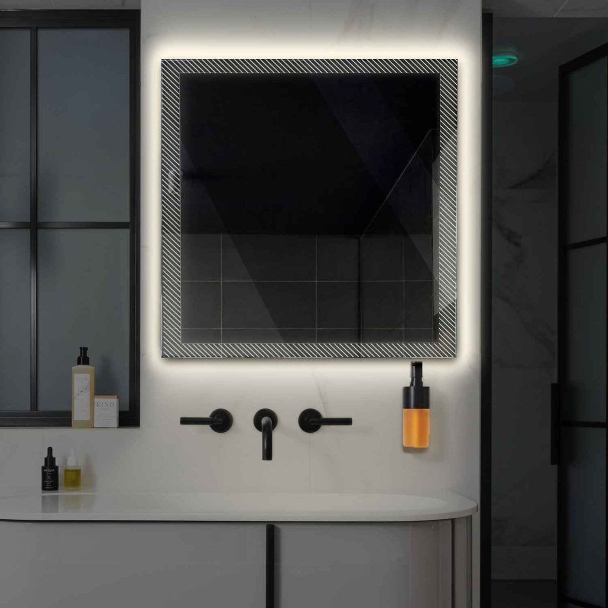LED Spiegel Quadratisch | Wandschalter-Steuerung | Neutralweißes Licht - Reyze Seria Simetria Model 7